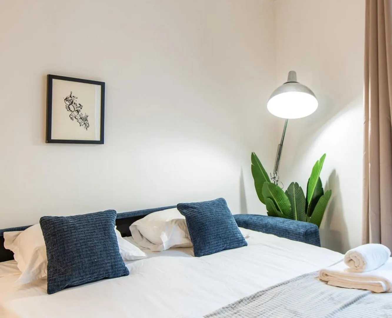 Stylish 2-Bedroom Apartment Near The Famous Moulin Rouge Paříž 0*,  Francie