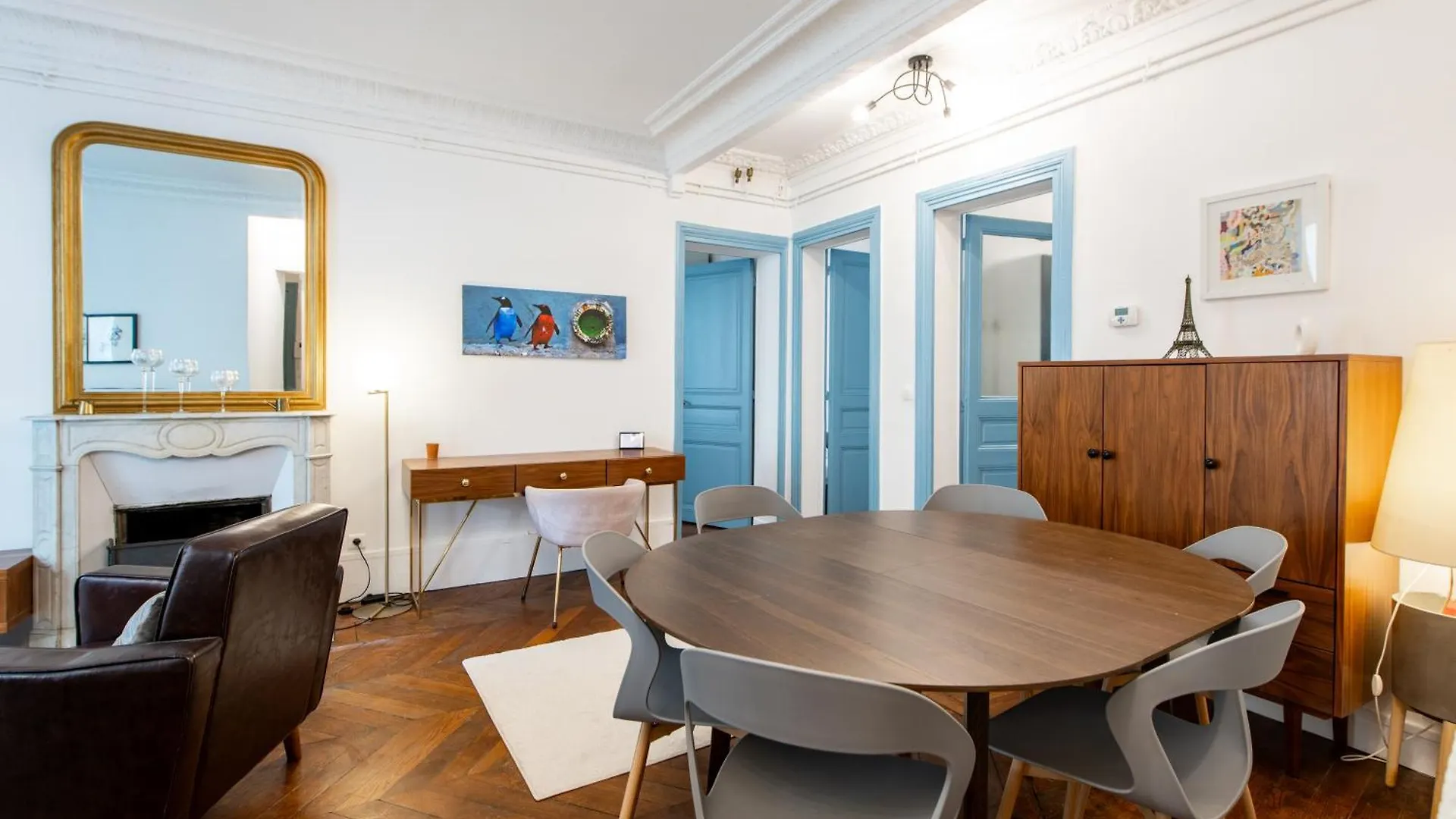 Stylish 2-Bedroom Apartment Near The Famous Moulin Rouge Paříž 0*,  Francie