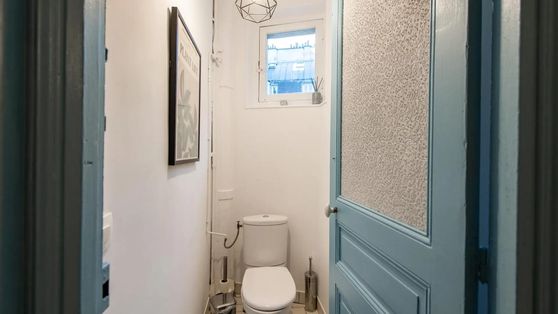 Stylish 2-Bedroom Apartment Near The Famous Moulin Rouge Paříž