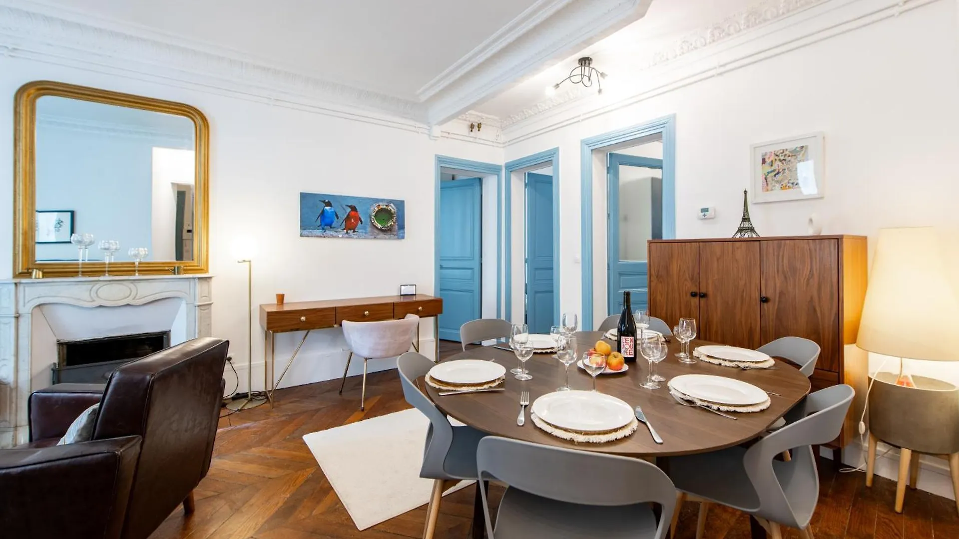 Stylish 2-Bedroom Apartment Near The Famous Moulin Rouge Paříž Francie