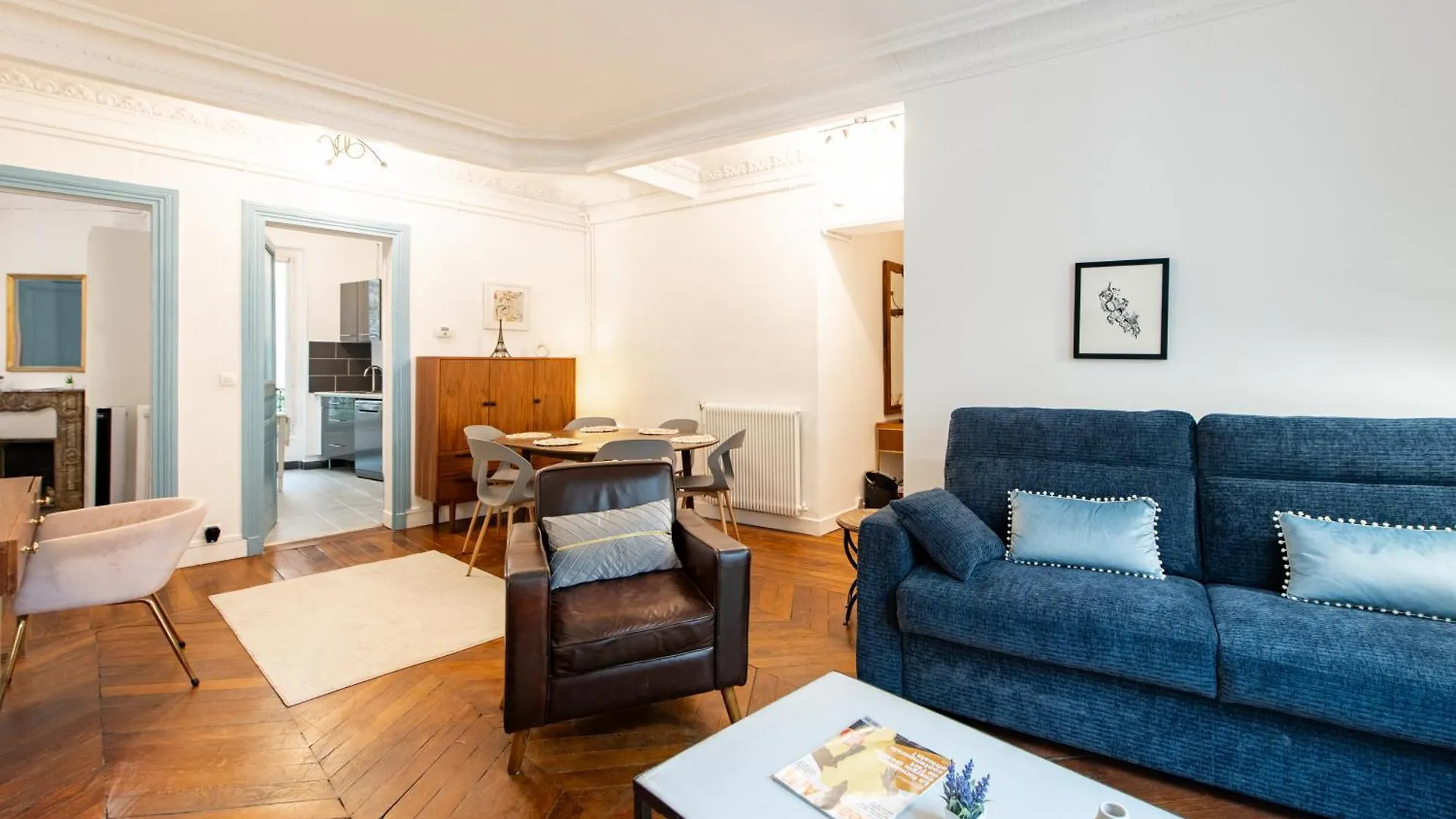 Stylish 2-Bedroom Apartment Near The Famous Moulin Rouge Paris