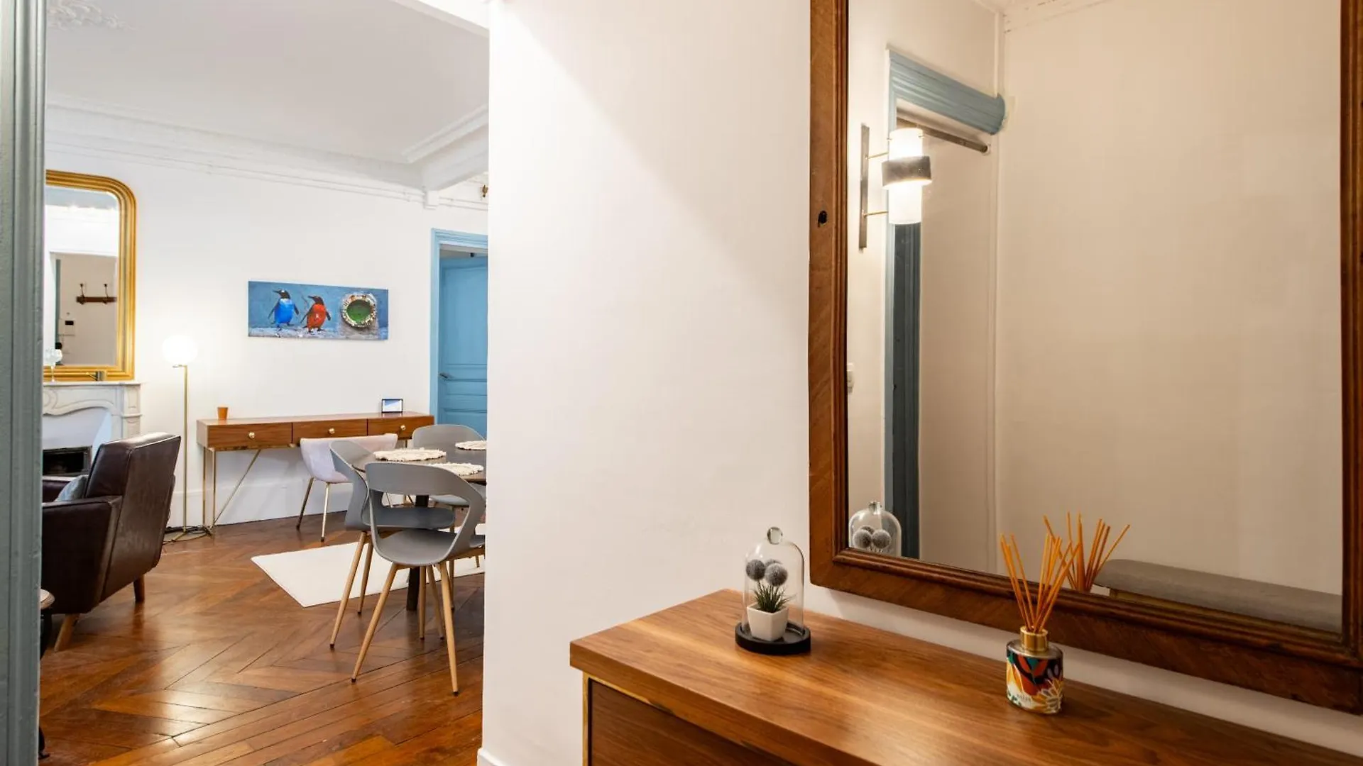 Stylish 2-Bedroom Apartment Near The Famous Moulin Rouge Paris
