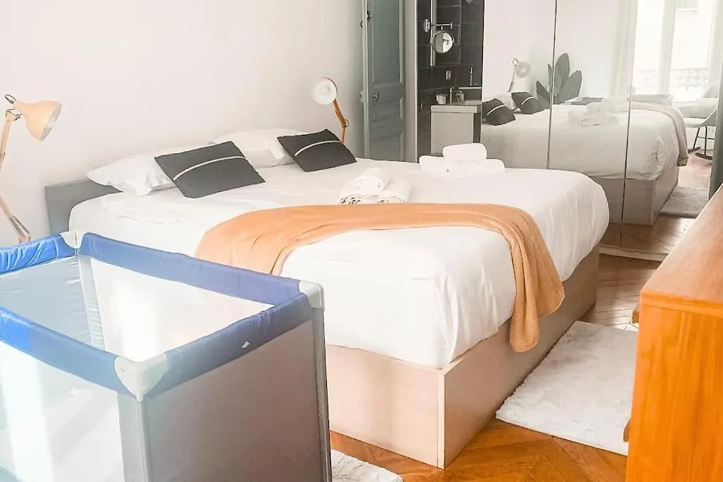 Stylish 2-Bedroom Apartment Near The Famous Moulin Rouge Paris 0*,