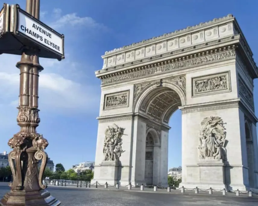 Stylish 2-Bedroom Apartment Near The Famous Moulin Rouge Paris France