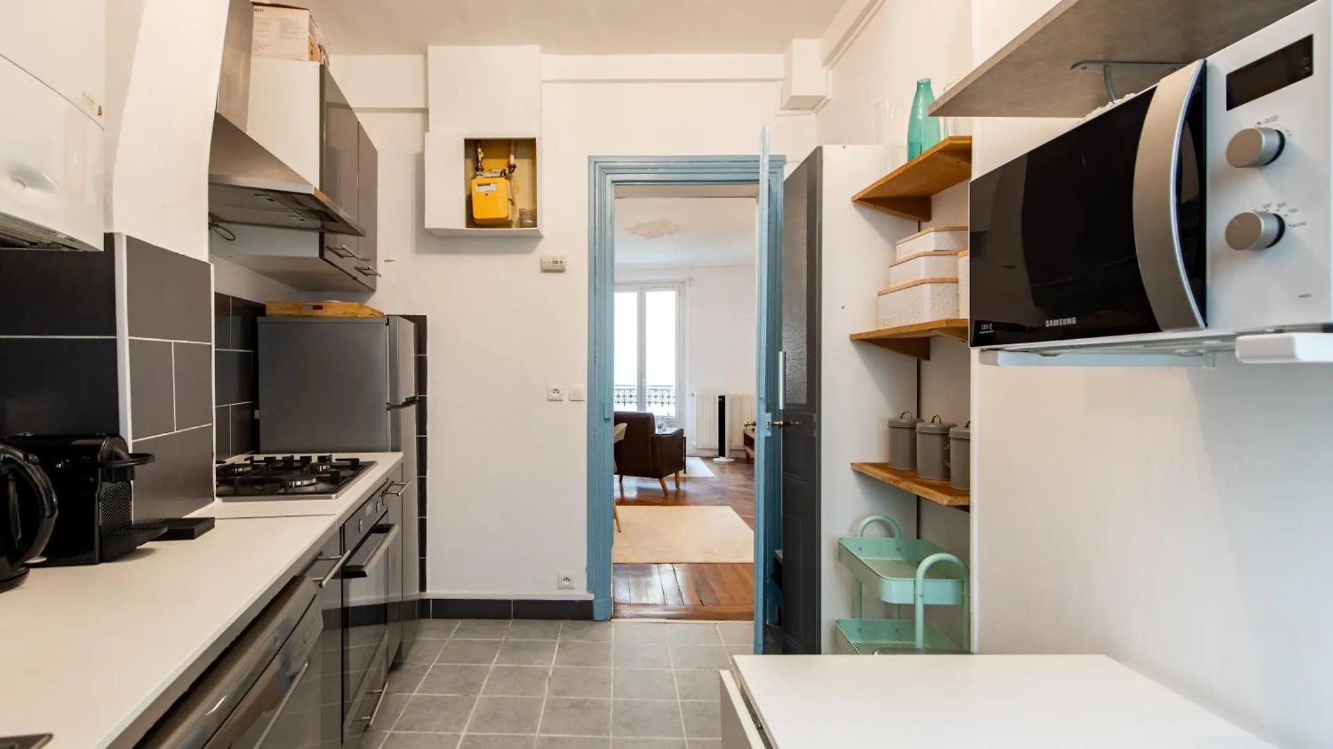 Stylish 2-Bedroom Apartment Near The Famous Moulin Rouge Paris