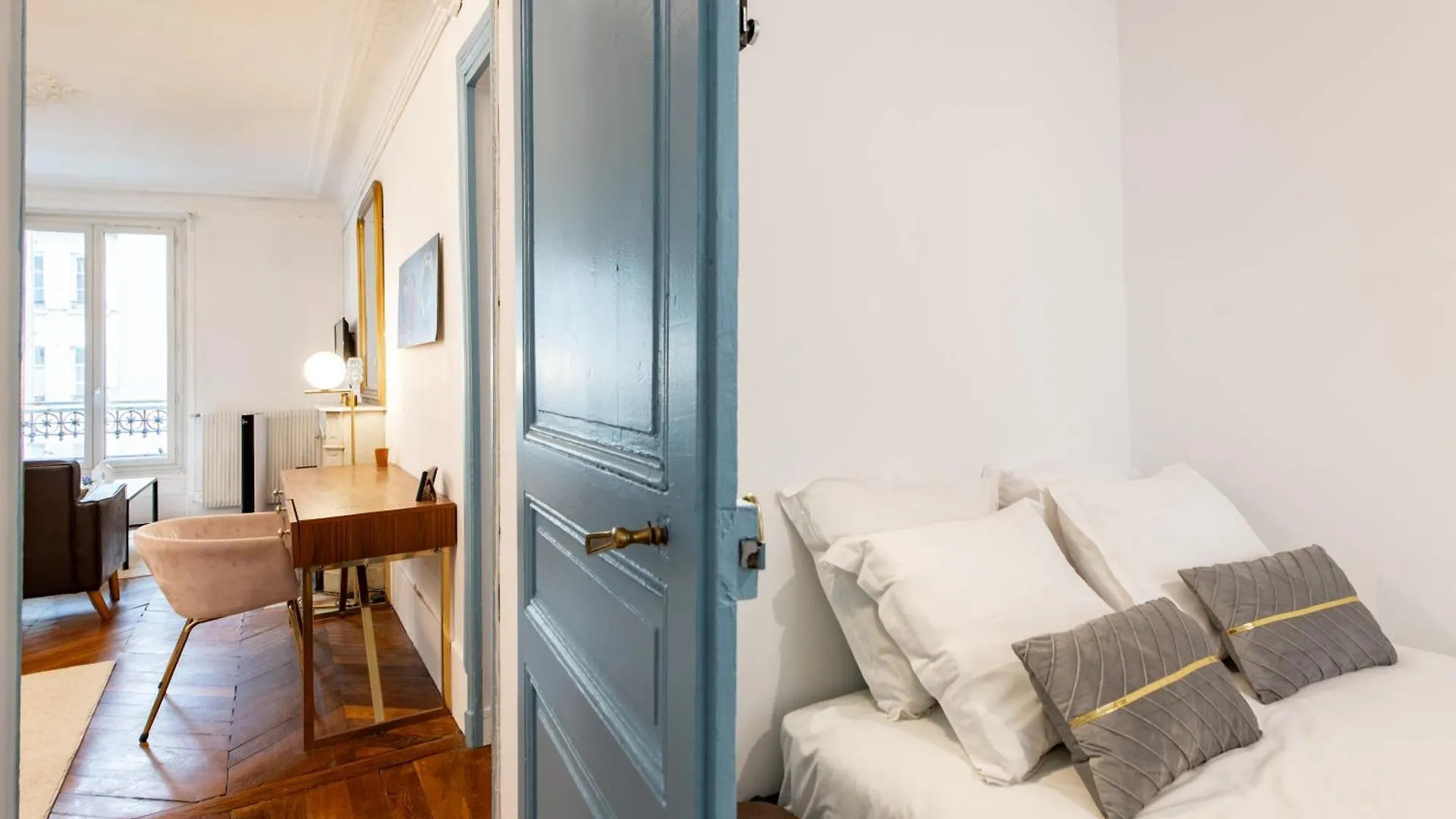 Stylish 2-Bedroom Apartment Near The Famous Moulin Rouge Paris 0*,